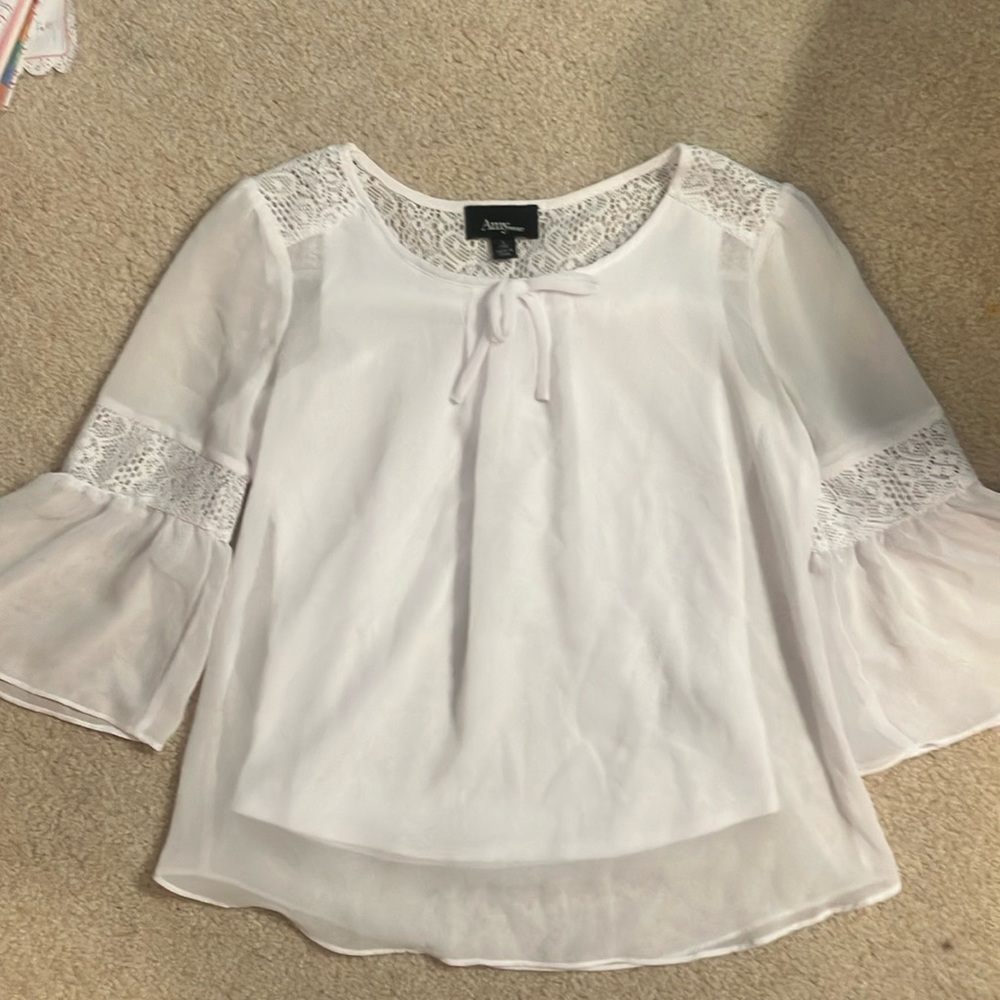 White blouse with a white undershirt built in